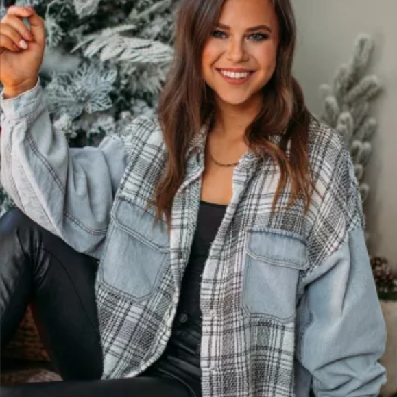 ❣️HP❣️New tweed denim fringe jacket - Picture 2 of 13